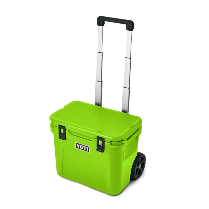 Roadie 32 Wheeled Cooler 1