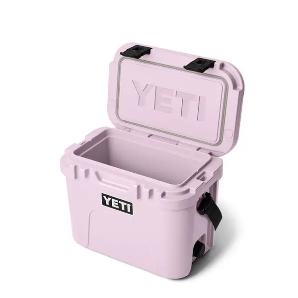 Roadie 15 Hard Cooler 2