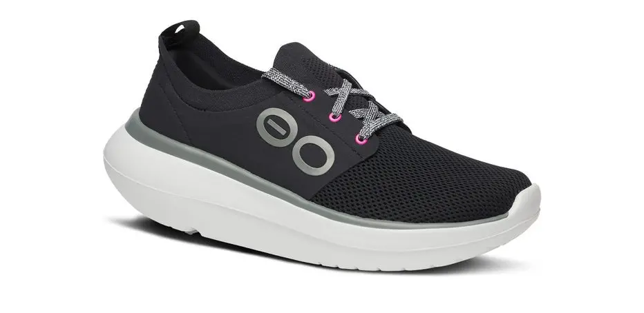 Women's Oomy Stride Sneaker 1