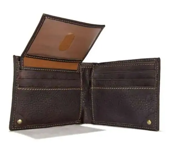 Pebble Passcase Wallet 2