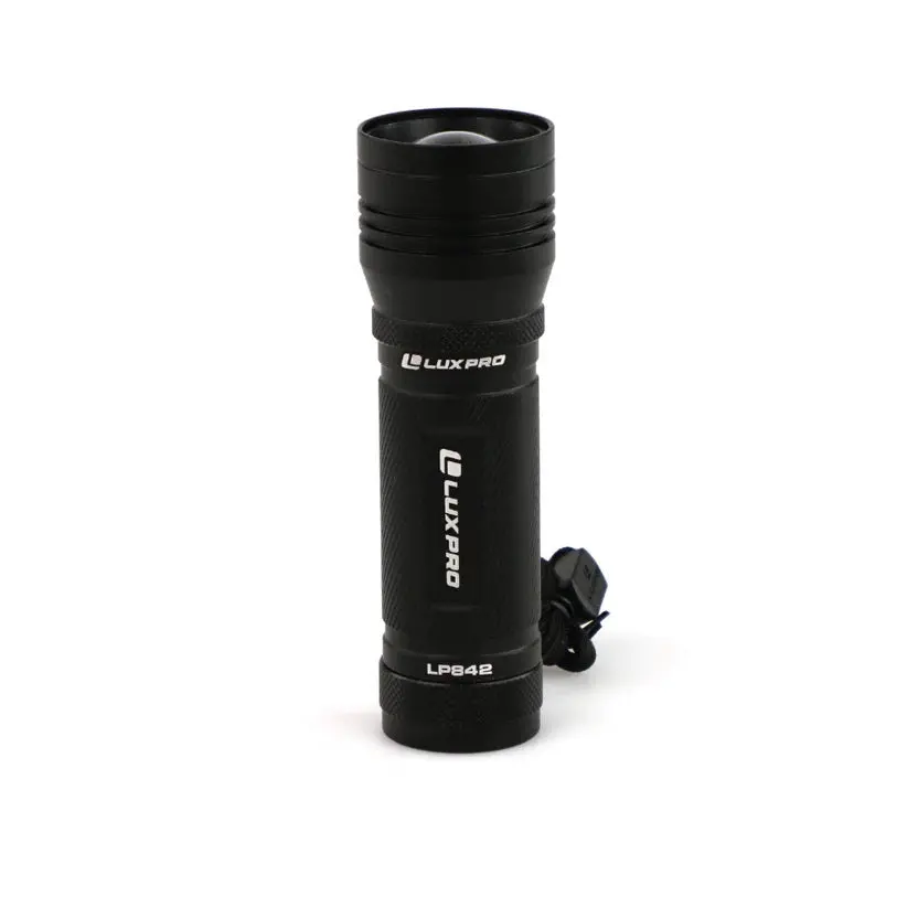 Handheld Focus Flashlight - 700 Lumen 1