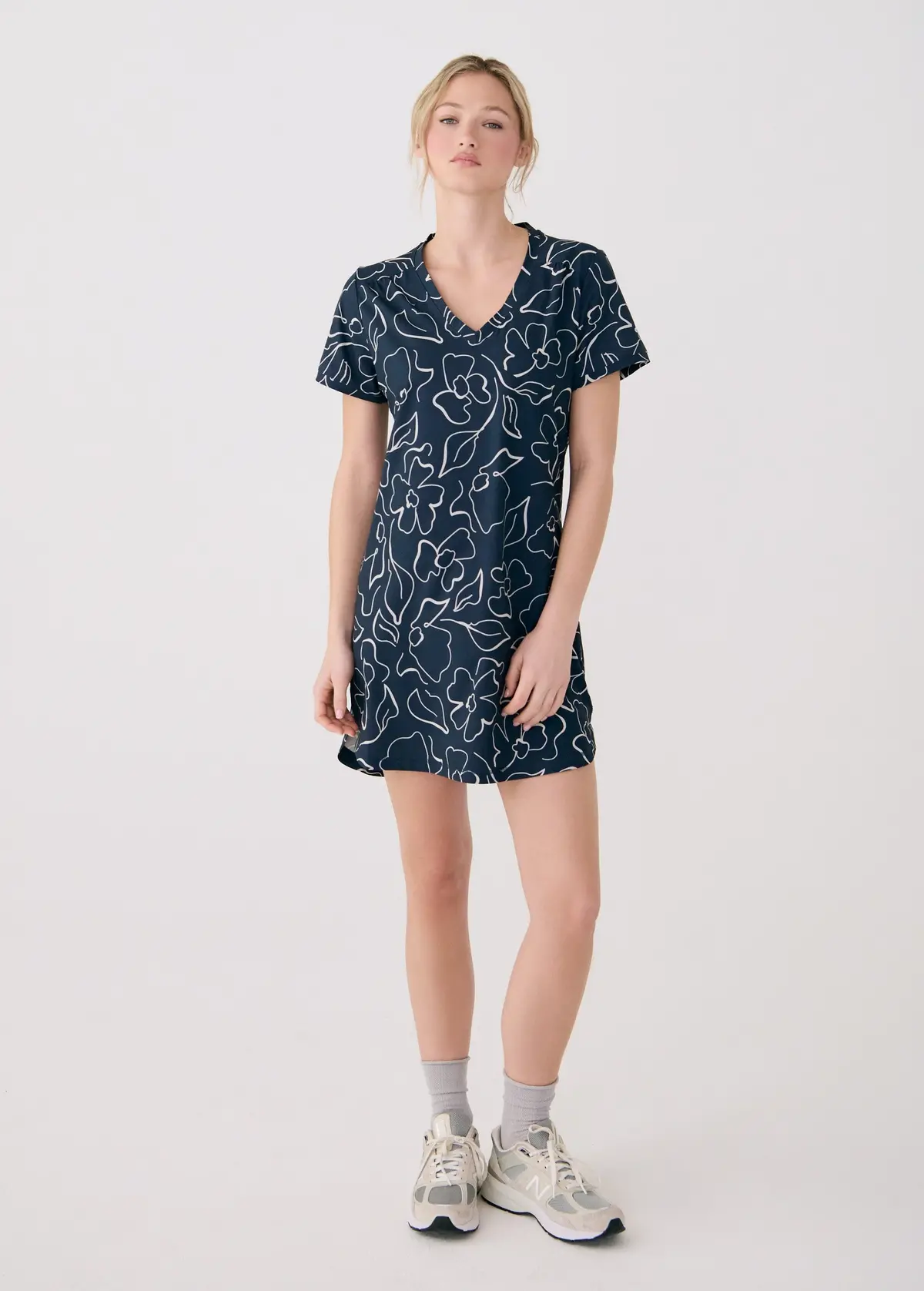 Olivie V-Neck Dress 1