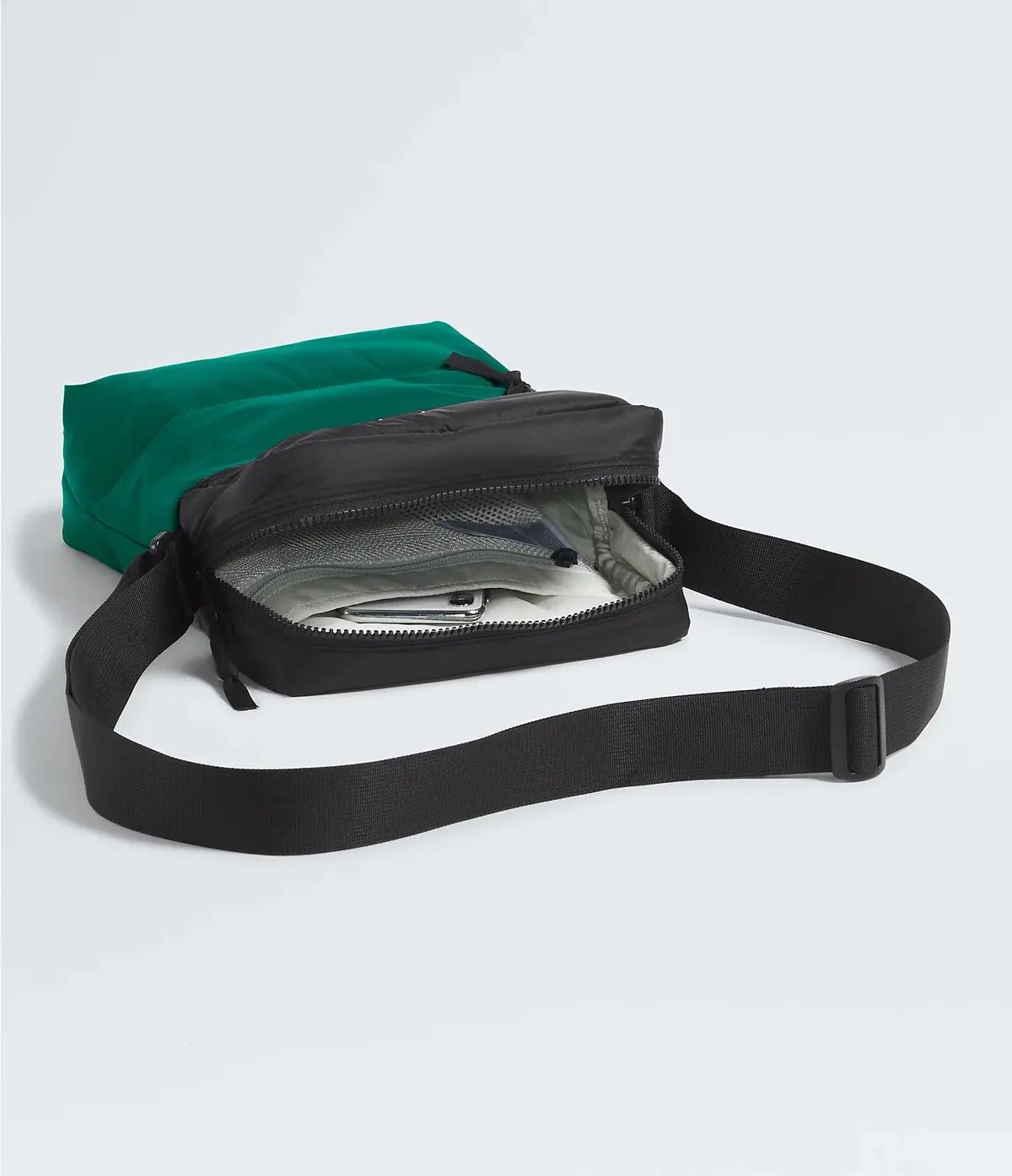 Nuptse Crossbody 2