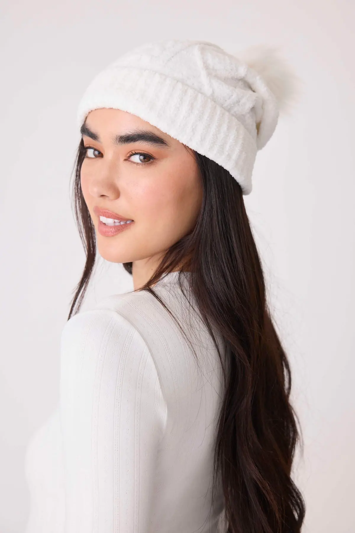 Women's Cozy Cable Beanie 1