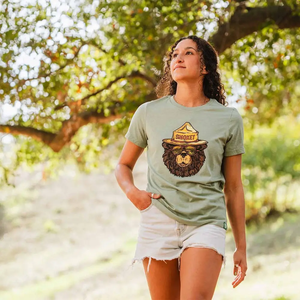 Women's Smokey The Groovy Bear Relaxed T-Shirt 2
