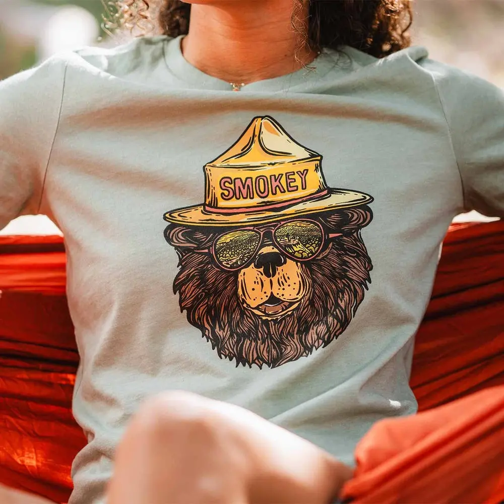 Women's Smokey The Groovy Bear Relaxed T-Shirt 3
