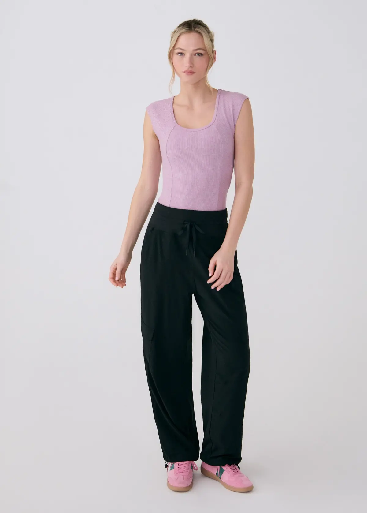Women's Momentum Cargo Pant 1