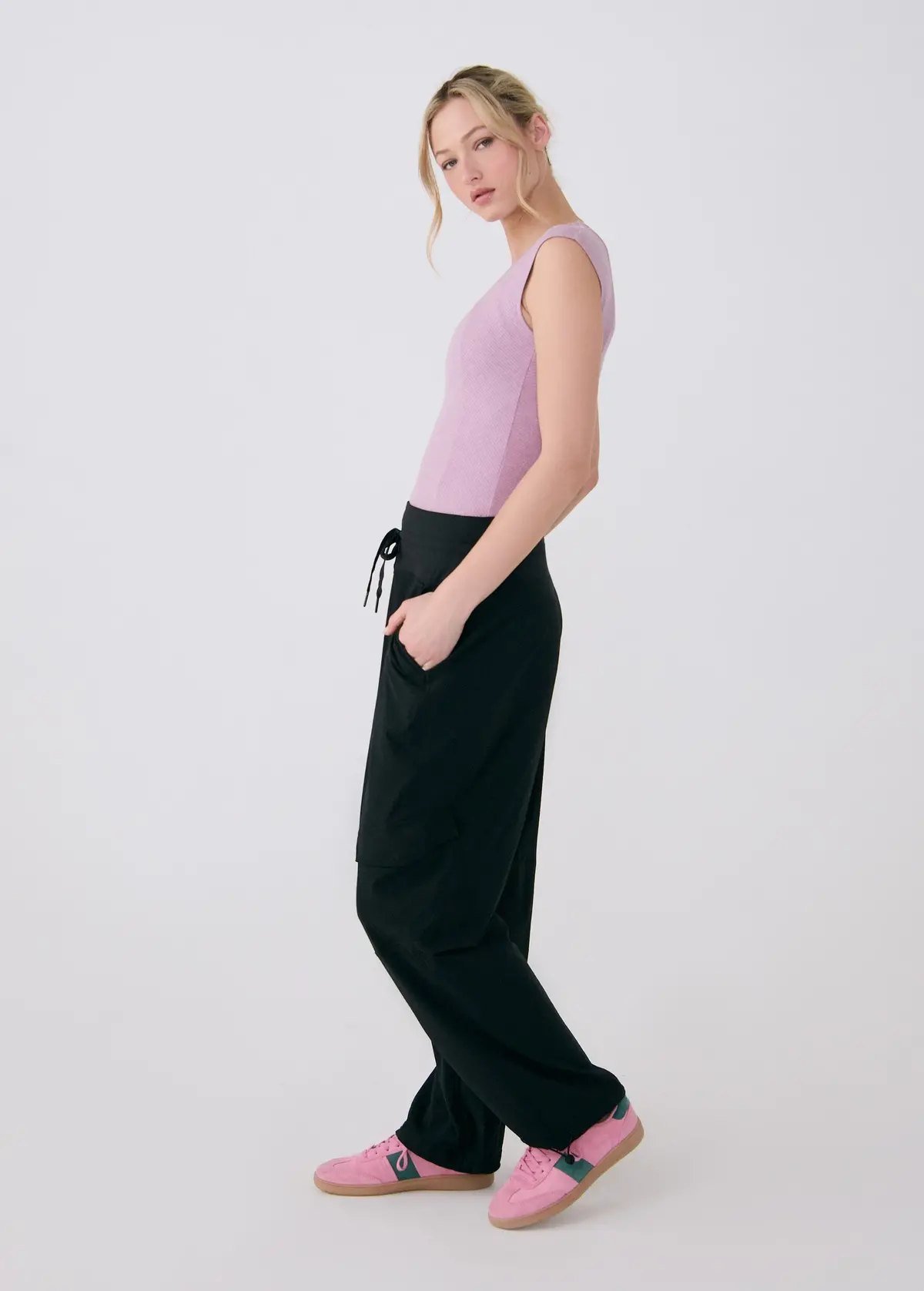 Women's Momentum Cargo Pant 3