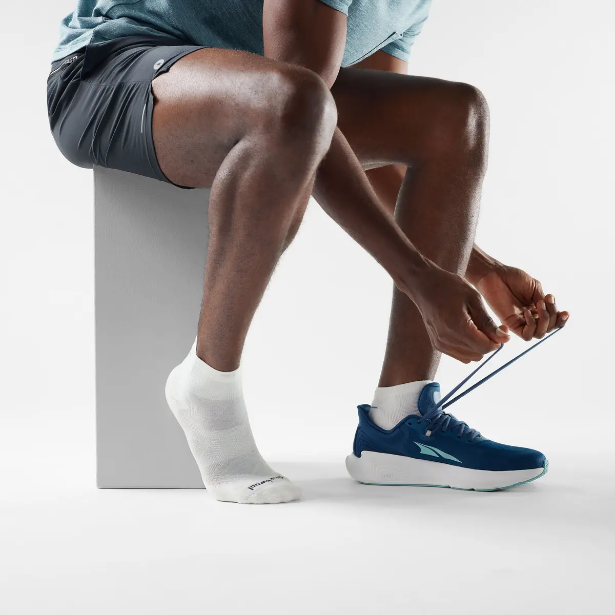 Run Targeted Cushion Ankle Socks 2