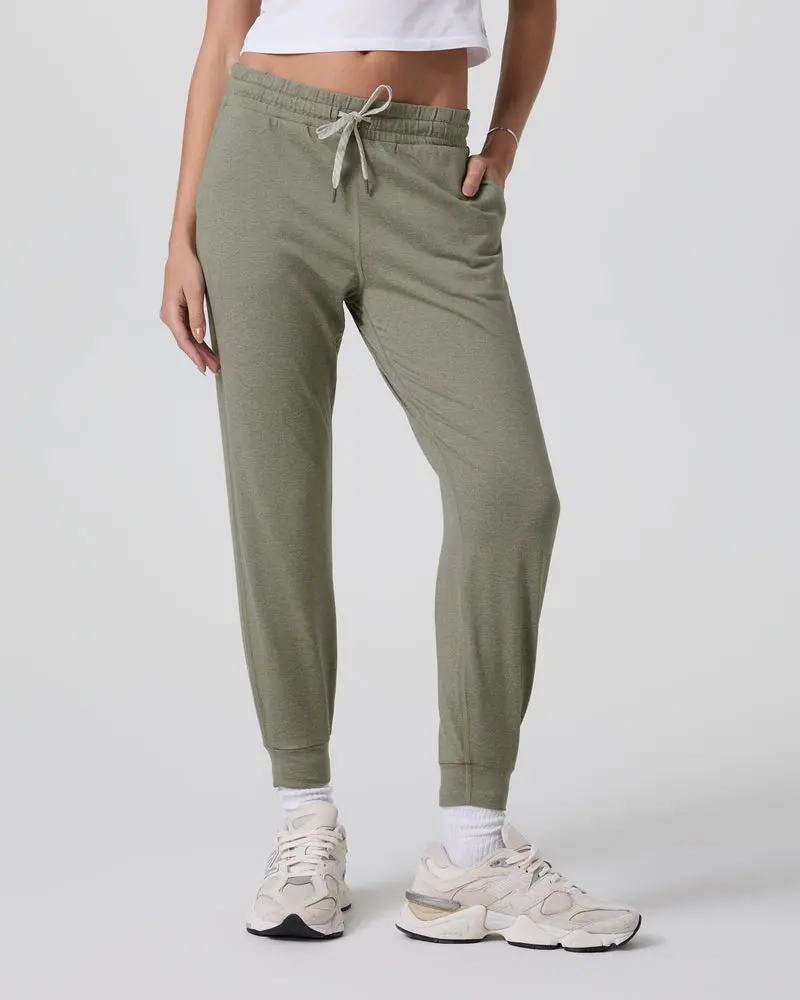 Women's Performance Jogger 1