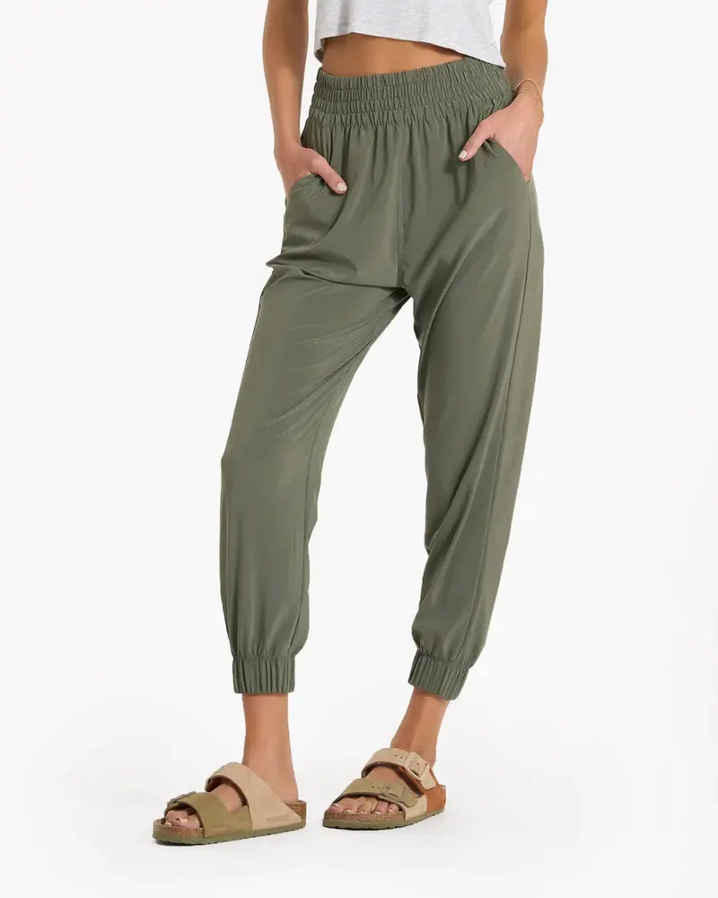 Women's Villa Jogger 1
