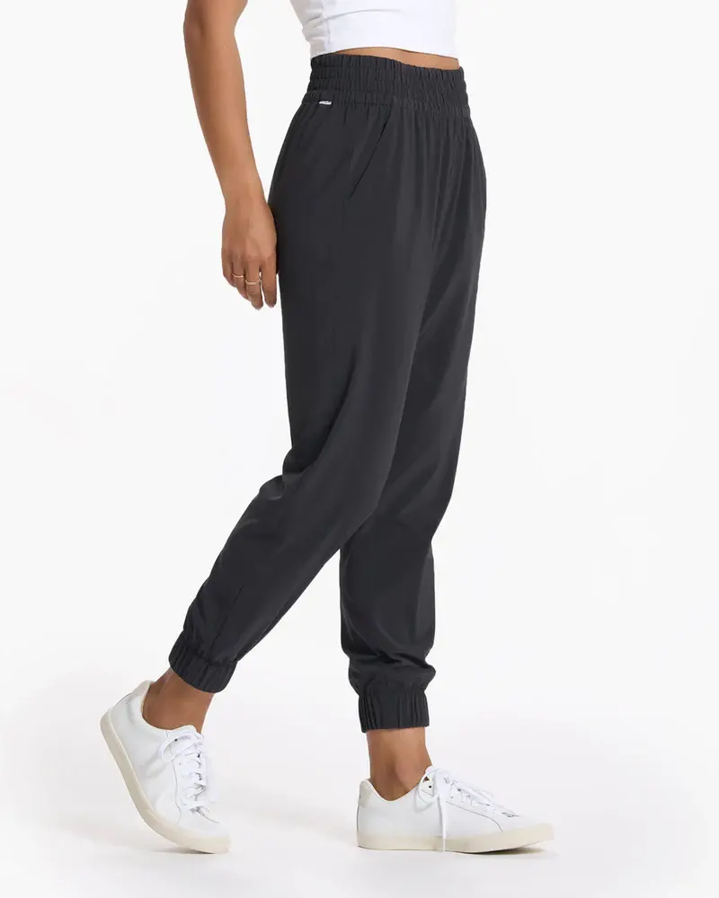Women's Villa Jogger 1