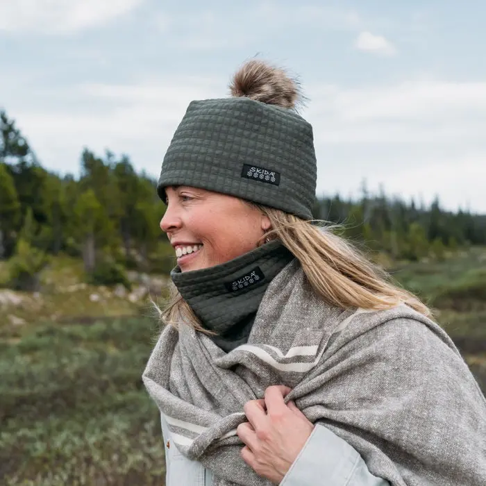 Women's Chateau Fleece-Lined Pom Hat 2