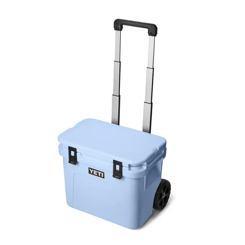 Roadie 32 Wheeled Cooler 1