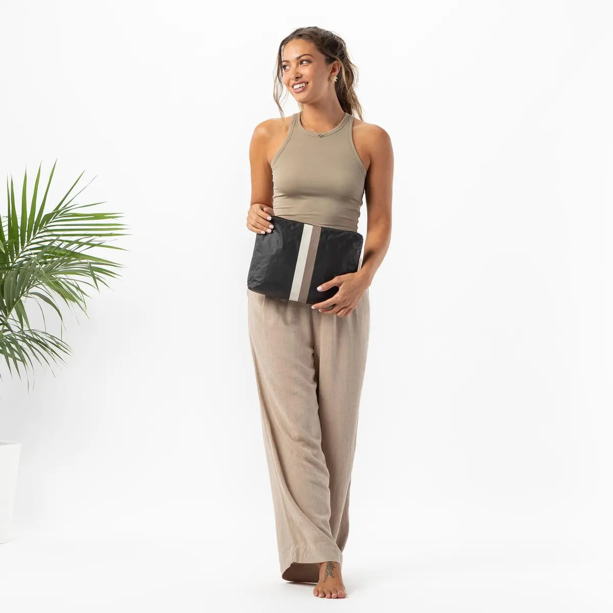 Mid Le Voyageur Pouch 2