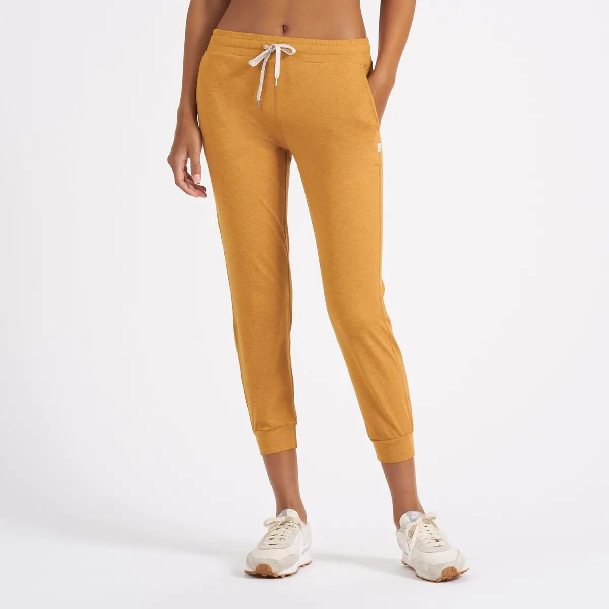 Women's Performance Jogger 1
