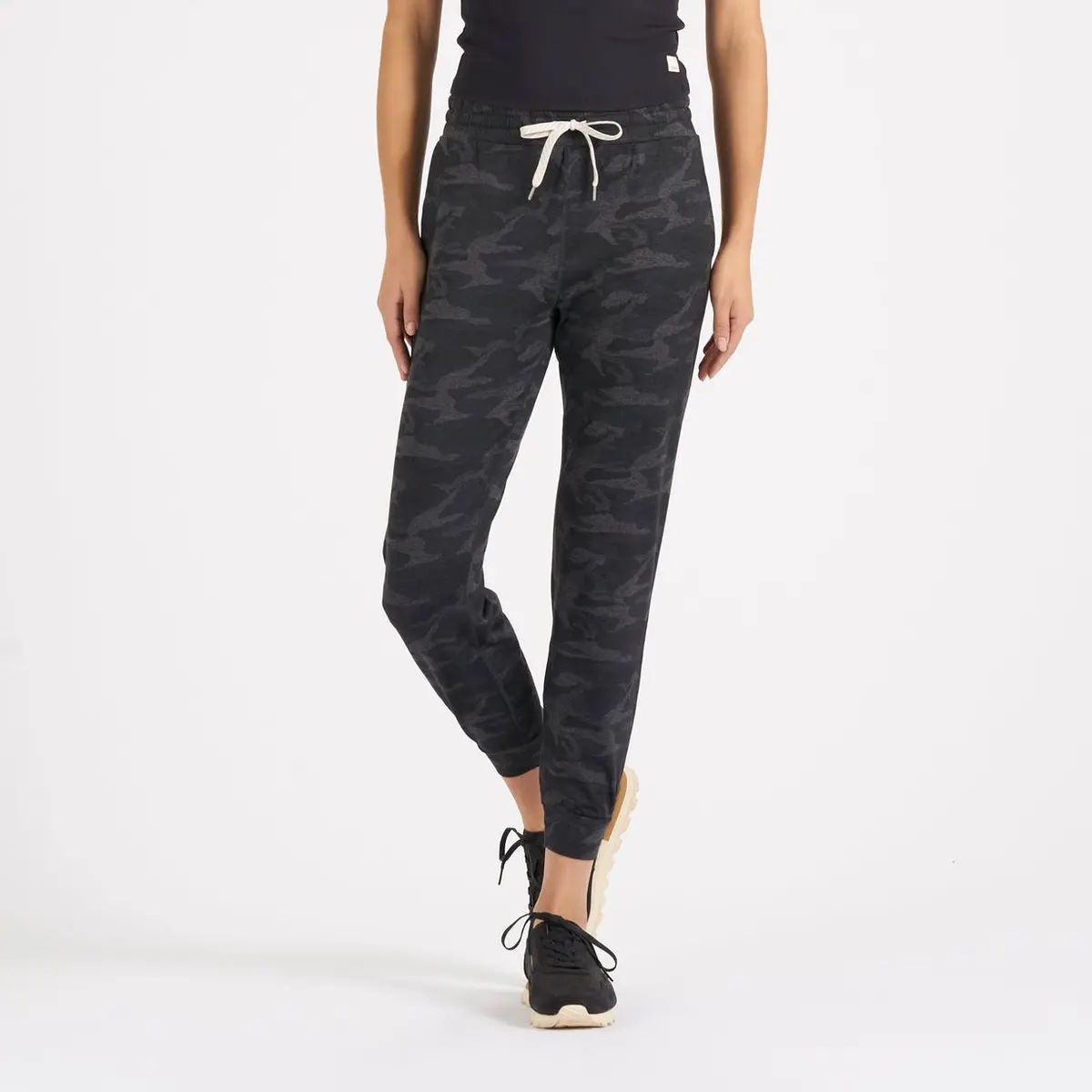Women's Performance Jogger 1